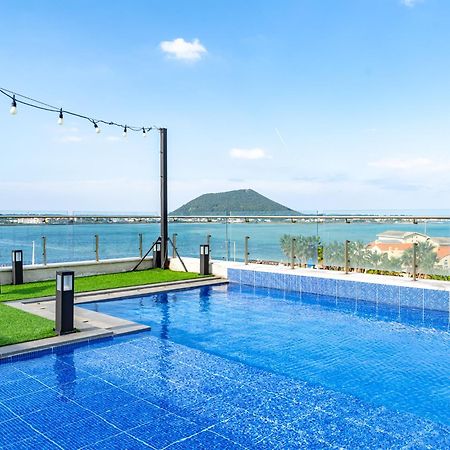 Jeju Attirance Hotel & Poolvilla Seogwipo Exterior photo
