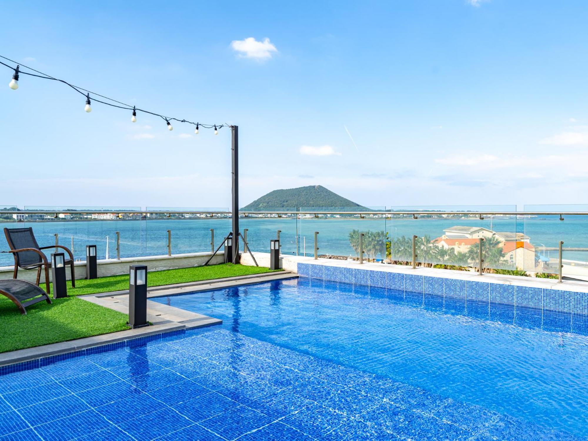 Jeju Attirance Hotel & Poolvilla Seogwipo Exterior photo